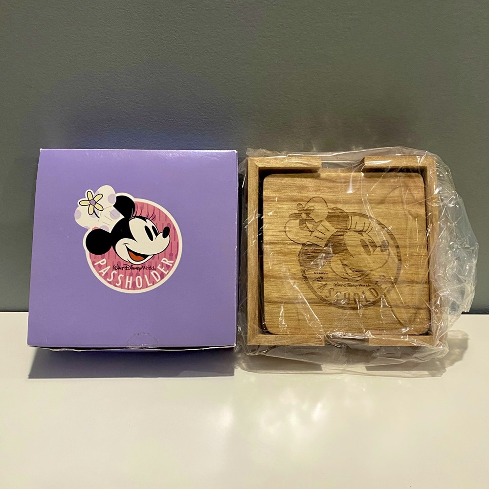WDW Chef Minnie Passholder Coaster Set - Picture 2 of 4
